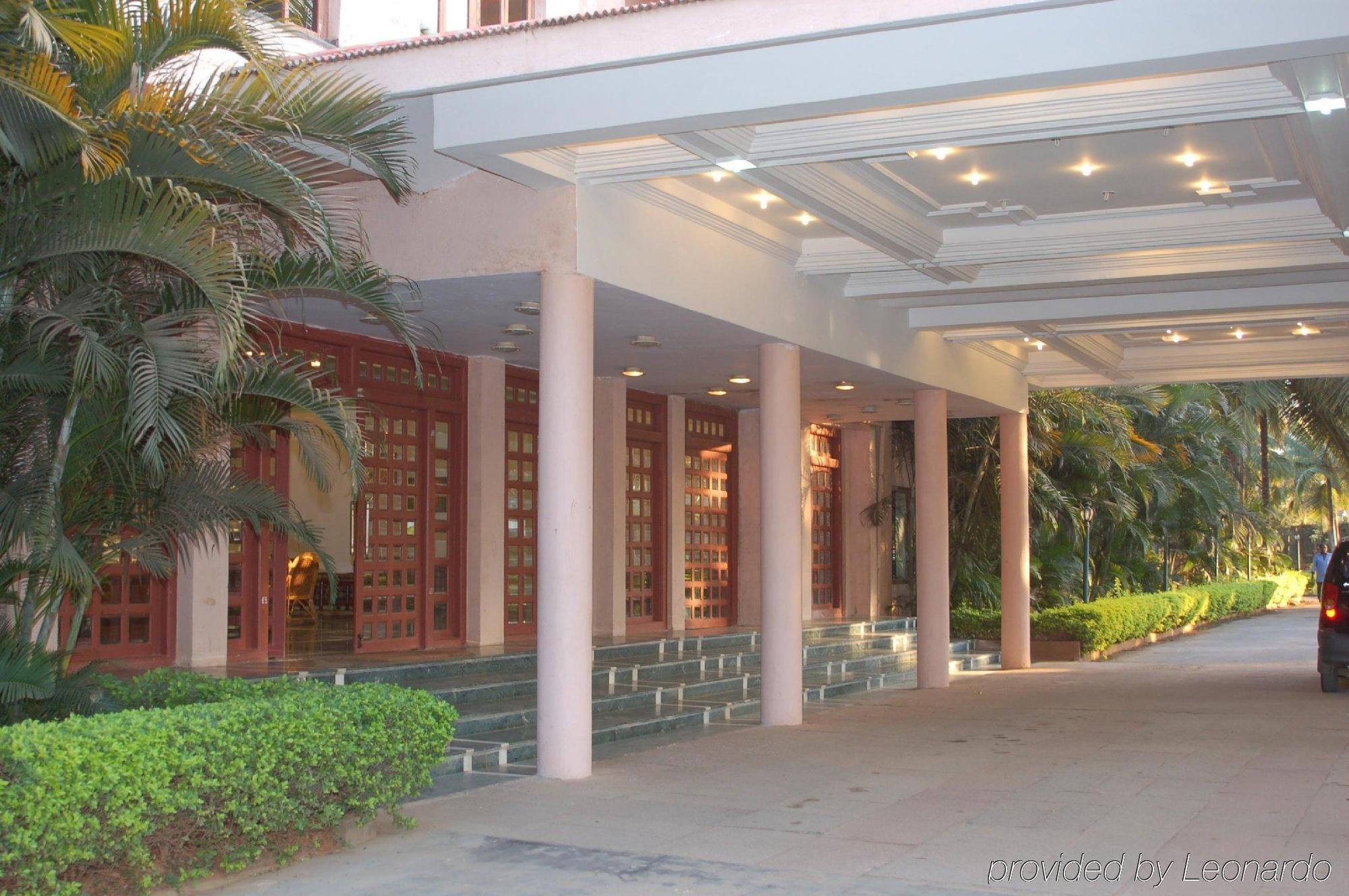 Royal Orchid Resort & Convention Centre, Yelahanka Bangalore Eksteriør billede